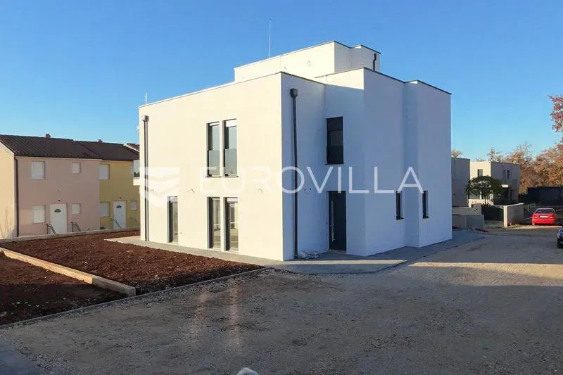 Dom Brtonigla – 2