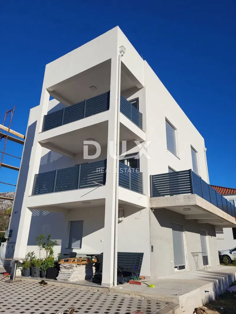 ZADAR, SELINE - Ferienwohnung mit vier Schlafzimmern, nur 5 Minuten vom Strand entfernt!