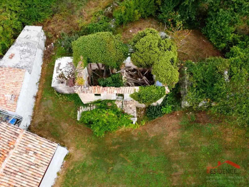 Gračišće, old Istrian ruined house with a large garden – 2