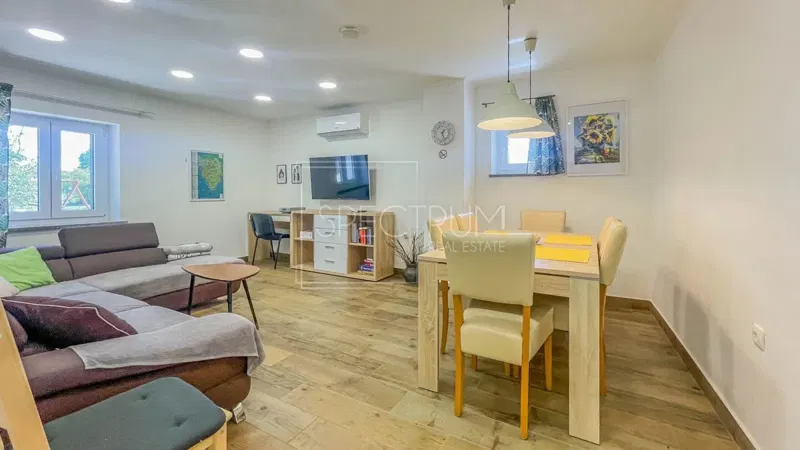 Zona Parenzo, casa in pietra con piscina – 3