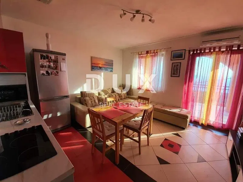 Novi Vinodolski, Klenovica, casa plurifamiliare, 220 m2 – 2