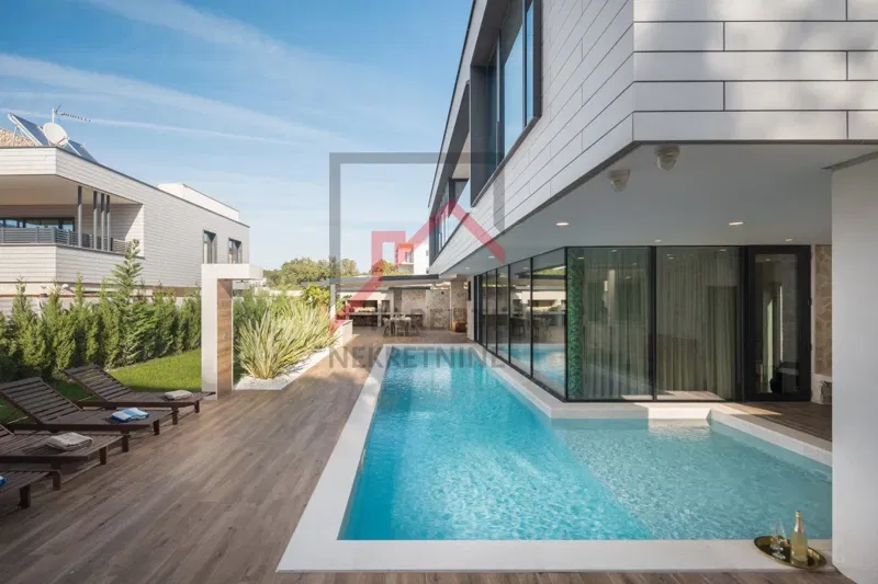 Istria, Poreč - Luxury villa by the sea in an attractive tourist destination – 3