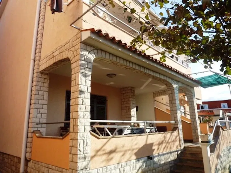 House: Fažana, 330.00 m2 with apartments and sea view (sale) – 2