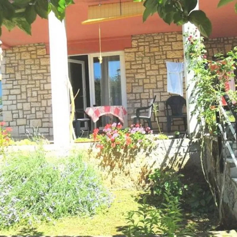 PULA, VIDIKOVAC, BEAUTIFUL APARTMENT WITH GARDEN, GROUND FLOOR WITH TERRACE+GARONIERA (sale) – 2