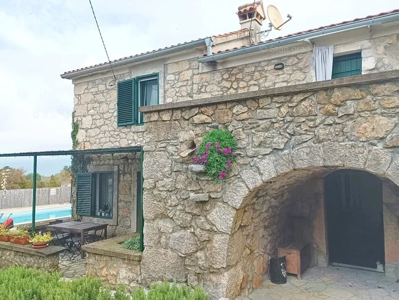 Zona Malinska, casa in pietra ristrutturata con piscina! – 2