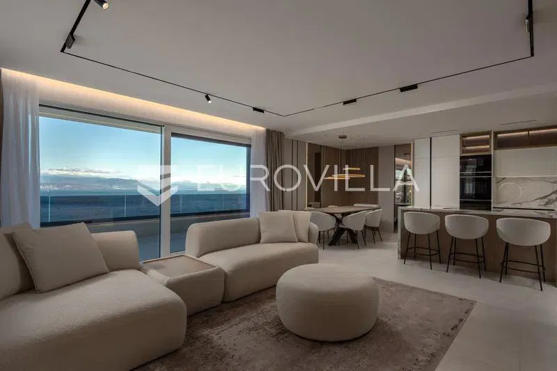 Opatija, luxurious four-room apartment with a view of the sea, 138 m² – 2
