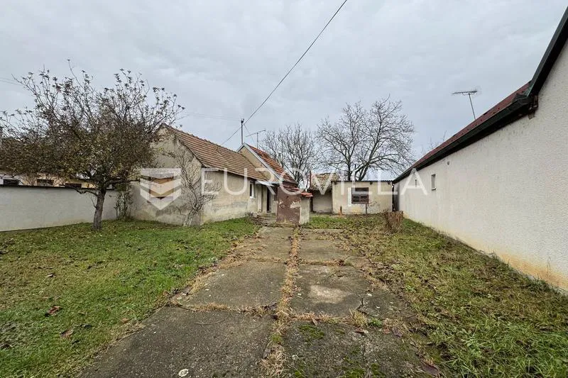 Đakovo, kuća s dodatnom parcelom, ukupno 1218 m²