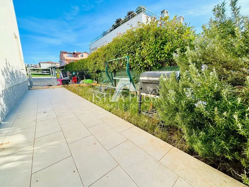 Istria, Cittanova - Appartamento vicino al centro 600m, piano terra con 2 camere da letto – 3