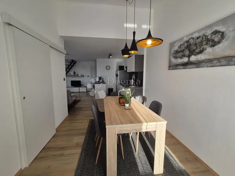 Appartamento soleggiato con vista su Brioni – 2