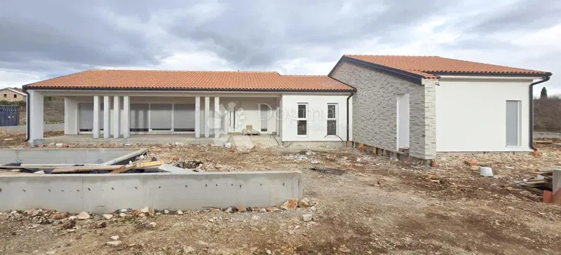 House Svetvinčenat, 280m2 – 2