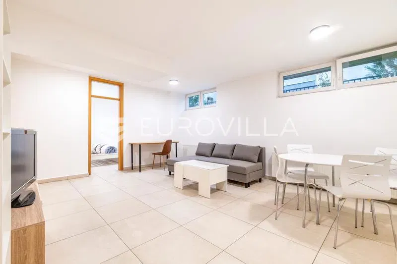 Zagreb, Jarun, functional three-bedroom apartment in the basement, 65 m² – 2