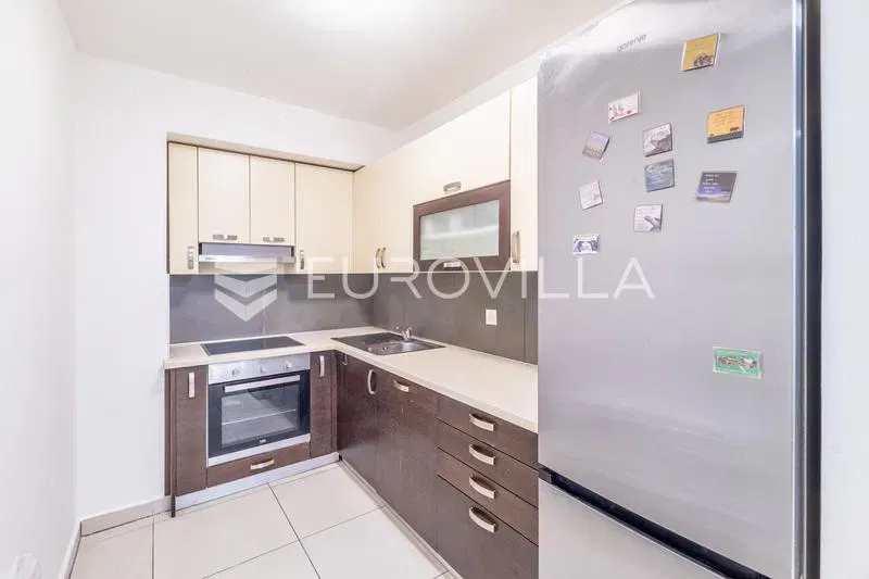 Zagreb, Jarun, functional three-bedroom apartment in the basement, 65 m² – 3