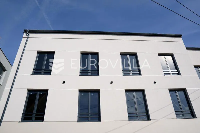 Sveti Ivan Zelina, poslovni prostor u strogom centru 48 m²