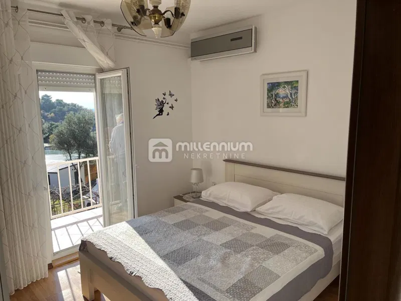 Selce, kuća s 2 stana i garažom, 150 metara do mora – 3