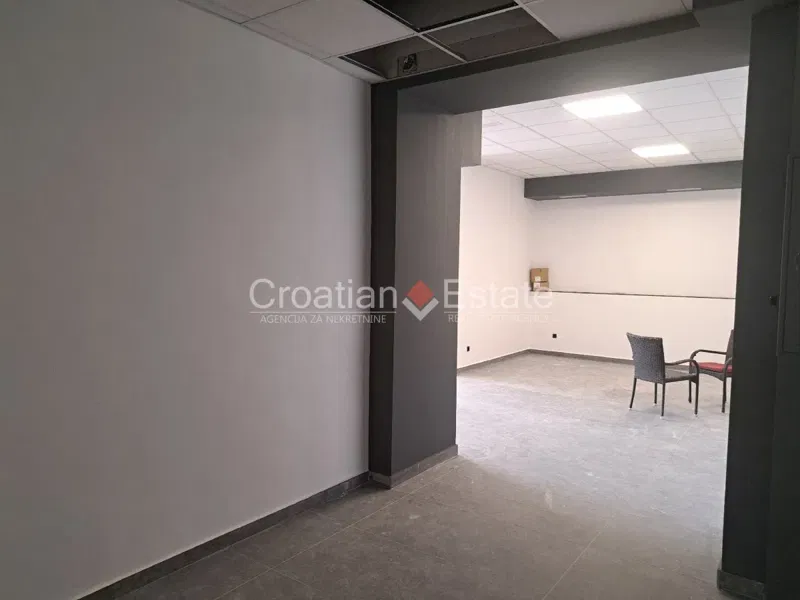 Trstenik – Multipurpose two-story business premises, for rent – 3