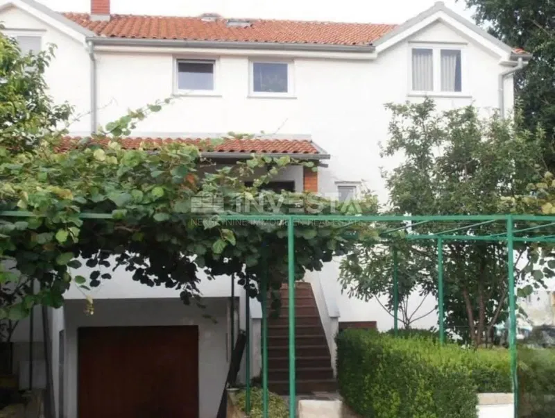 Fažana, casa appartamenti con 6 appartamenti e piscina – 2