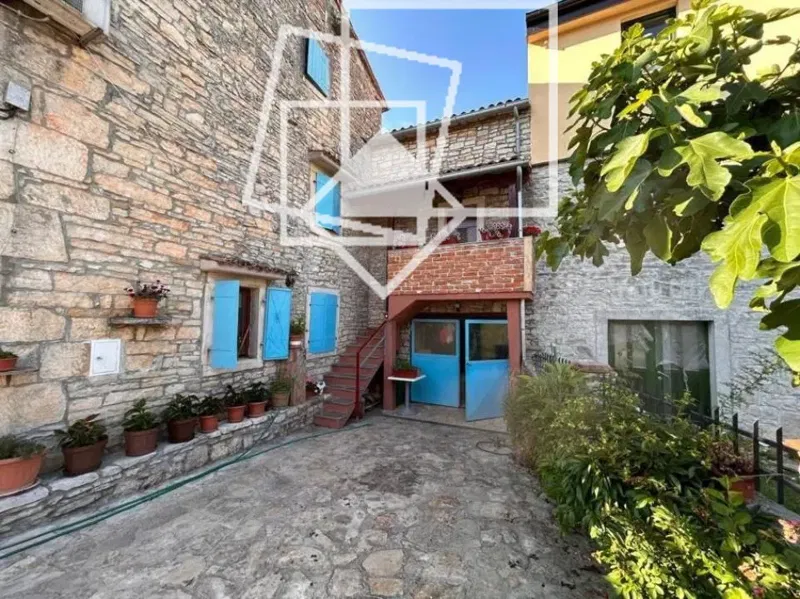 Grožnjan, renovated stone house with two apartments – 3