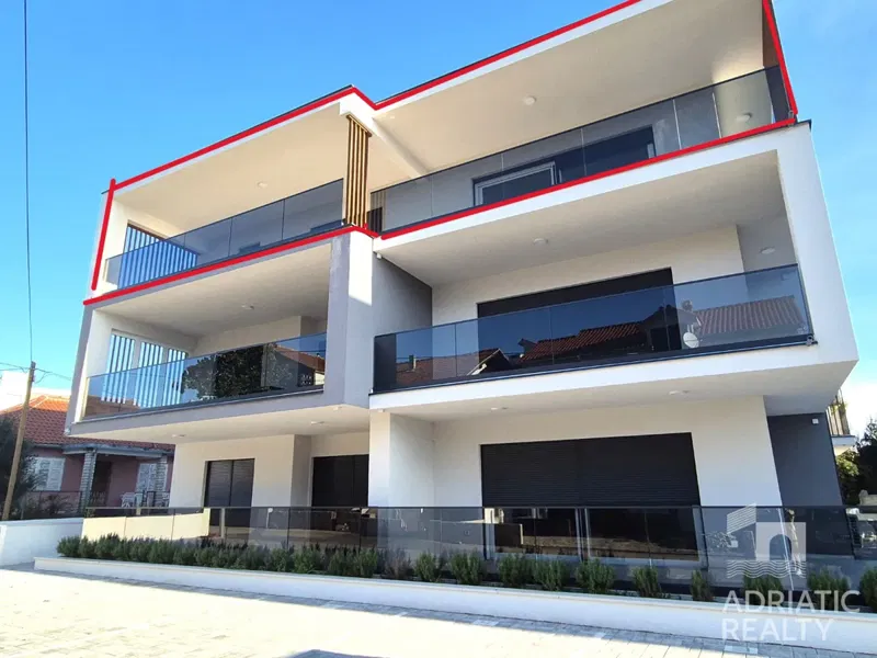 Srima, appartamento di lusso con terrazza sul tetto e vista mare, seconda fila dal mare – 3