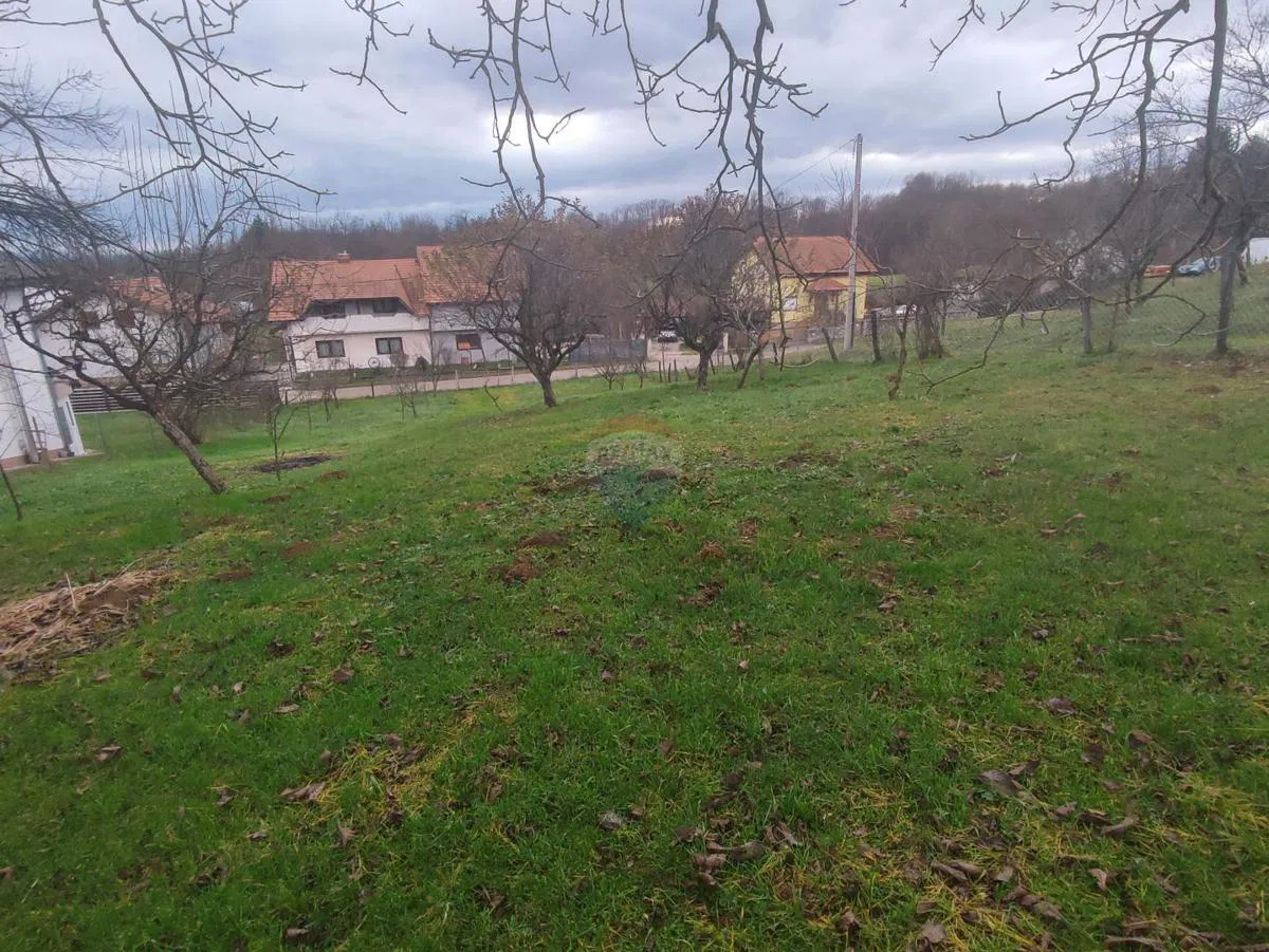 Duga Resa, Građevinski teren sa pogledom na grad