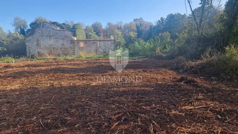 Oprtalj, building land in a quiet location! – 2