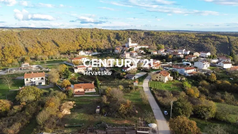 POREČ, TINJAN, 8 BUILDING PLOTS FOR FAMILY HOUSES OR HOLIDAY HOMES – 2