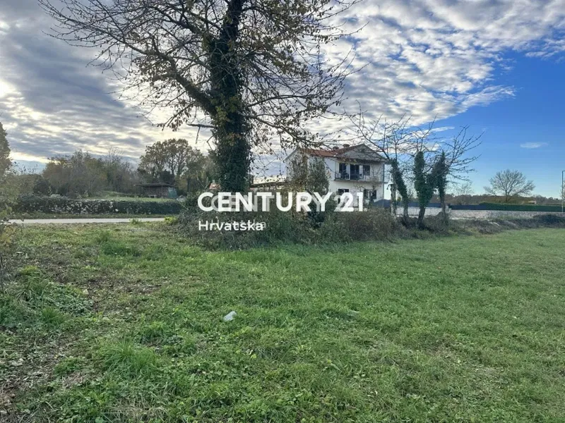 POREČ, TINJAN, 8 BUILDING PLOTS FOR FAMILY HOUSES OR HOLIDAY HOMES – 3