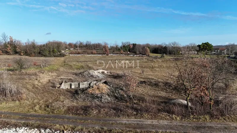 ISTRA, ŽMINJ - Terreno edificabile isolato di 1255 m2 – 2