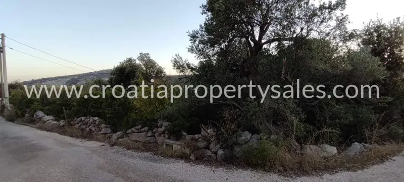 Trogir/Ciovo, building land for sale, 322.800 € – 2
