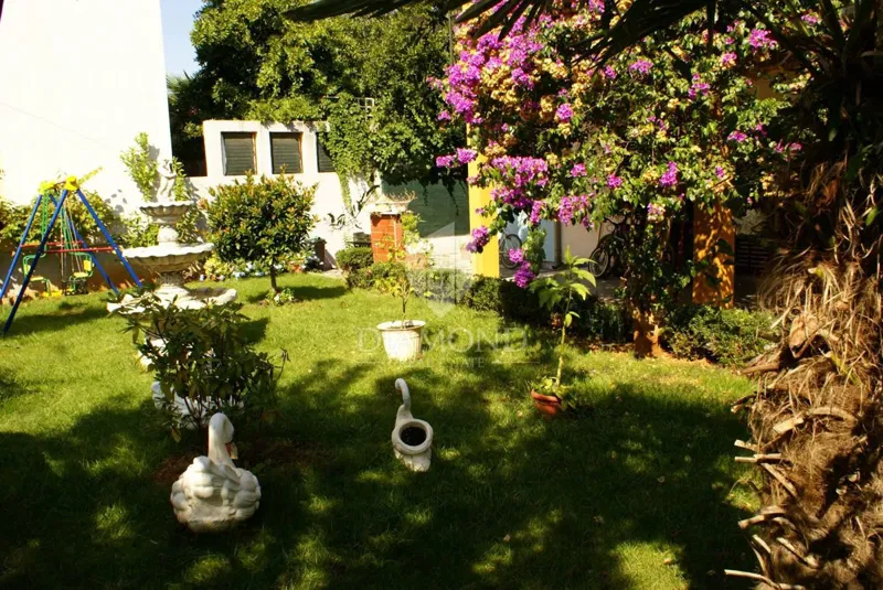 Rovinj, house with multiple residential units for living or renting – 2