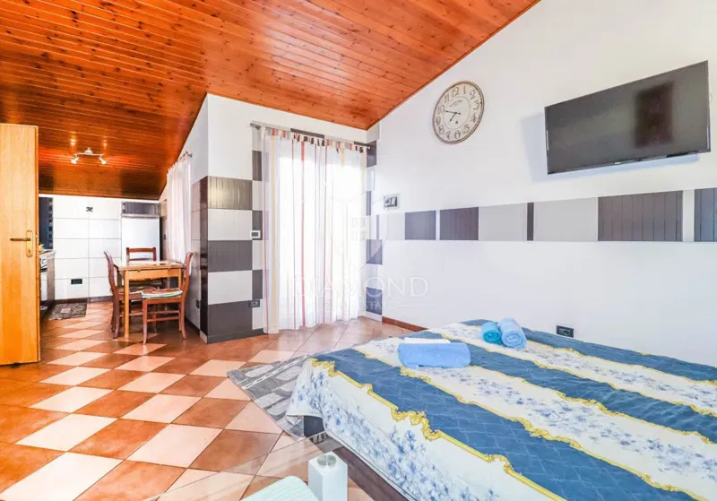 Rovinj, house with multiple residential units for living or renting – 3