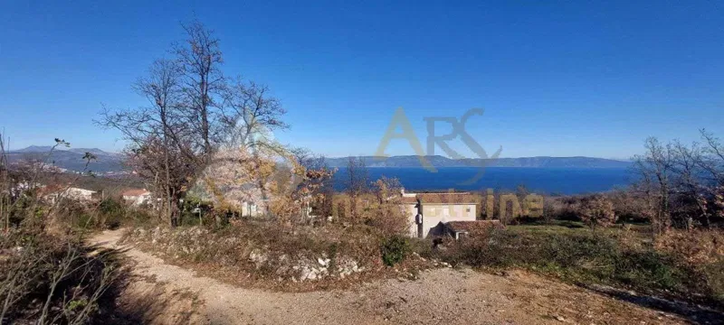 PARCELA S DOZVOLOM I PANORAMSKIM POGLEDOM NA MORE