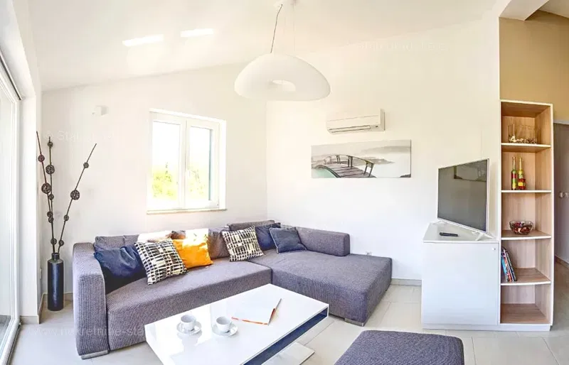 Malinska, spacious apartment with two terraces and sea view! – 3