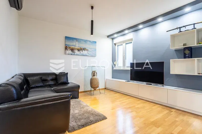Split, Znjan, comfortable two-bedroom apartment near the sea – 3