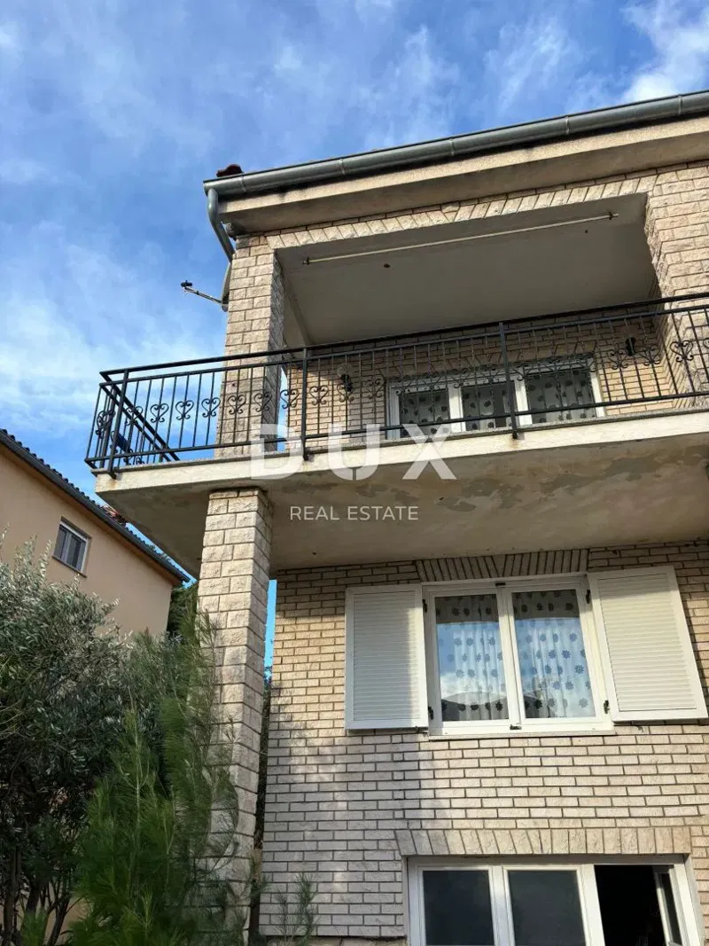 ISTRIA, PREMANTURA Casa con 3 appartamenti e garage vicino al mare! – 3