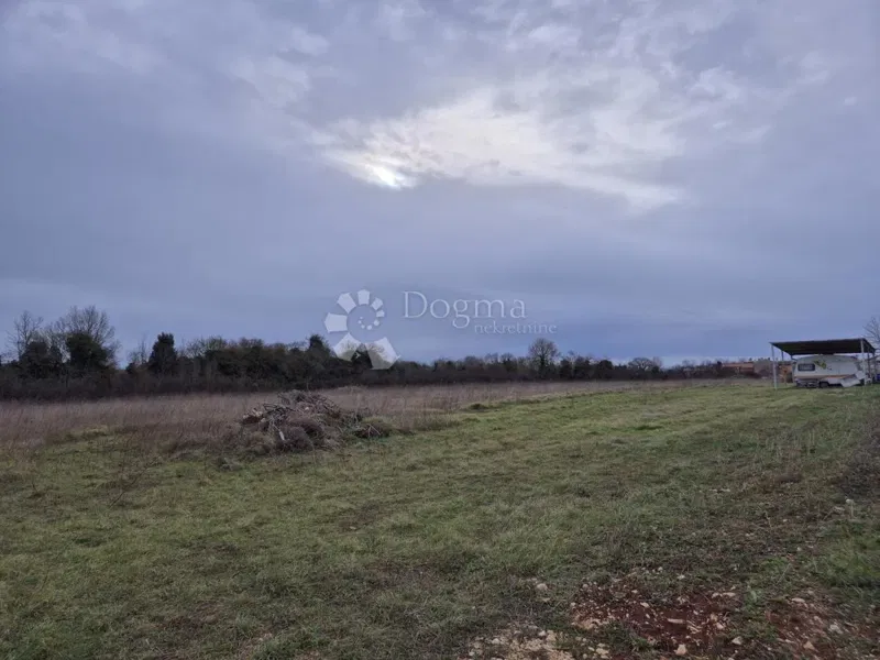 Telek panorámás kilátással Učkára – 2