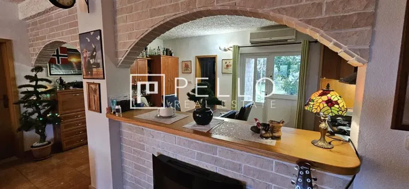 Spacious Apartment with Garden and Garage + 340 m² Building Plot – Center of Orebić – 3