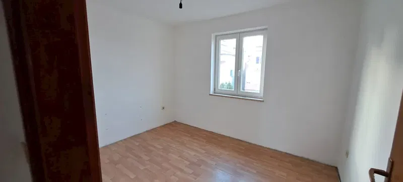 Prostrani stan na Vidikovcu s pogledom na grad