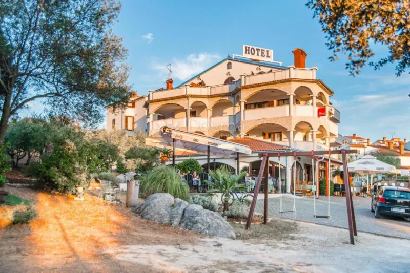 Un investimento da sogno: Hotel, SPA, ristorante ed appartamento con 4 camere in un luogo unico – 2