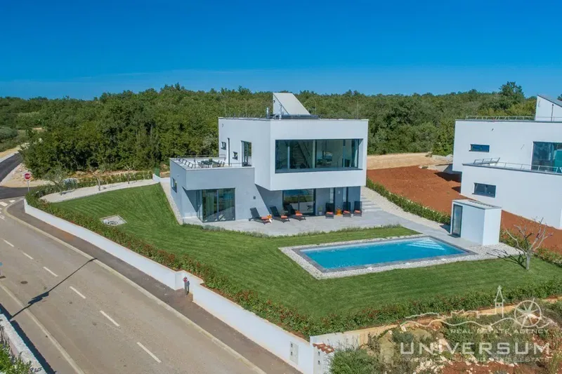 High quality and modern villa with sea view in Novigrad – 2