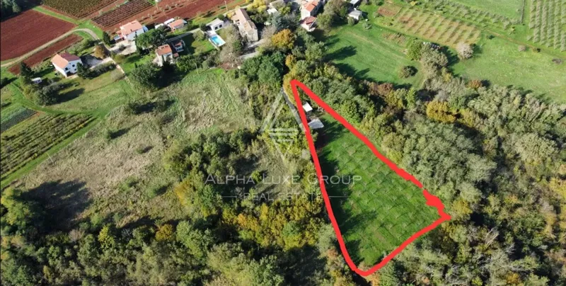 Działk Višnjan, 700m2 – 2