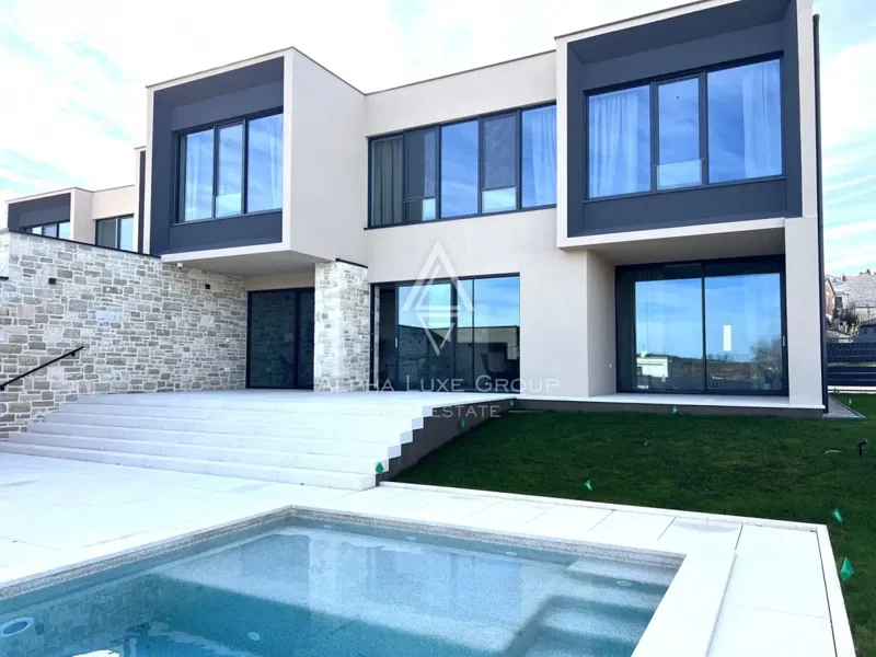 Luxury Modern House with Pool for Sale in Rovinj – 2