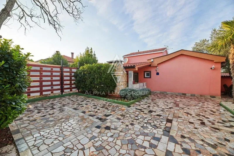 Istria, Umag, Modern villa with pool and private yard for sale – 3