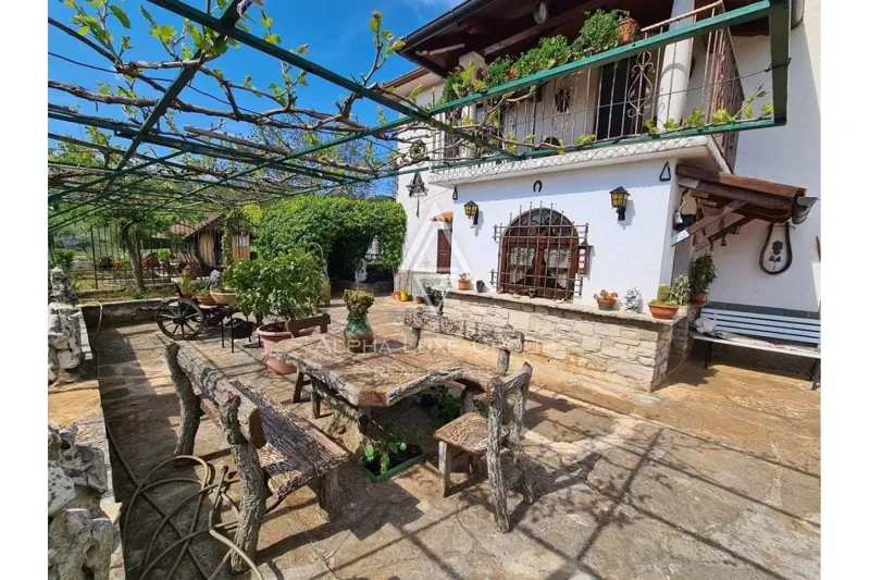 Istria, Buje, Rustic stone house with spacious garden for sale – 3