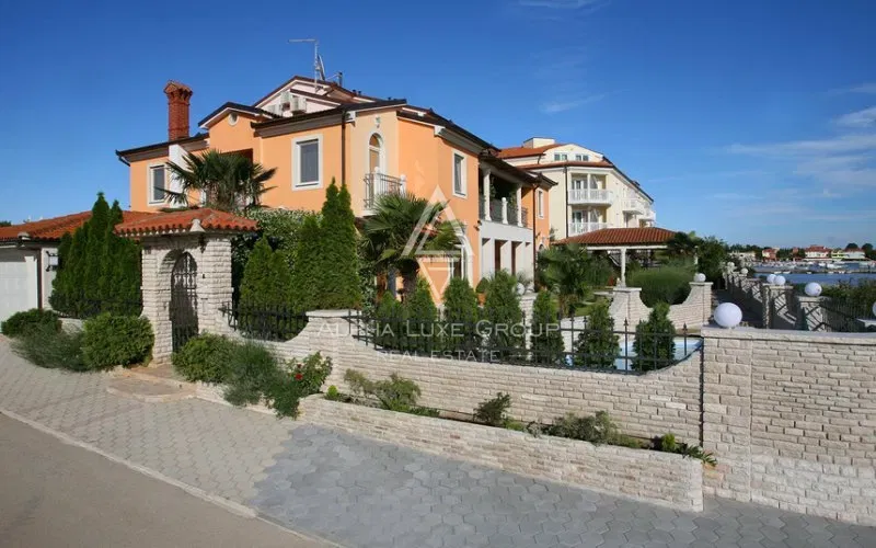 Istria, Medulin – Villa unica vicino alla spiaggia con potenziale d’investimento – 2