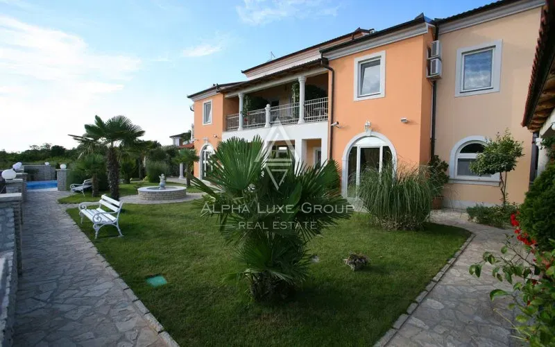 Istria, Medulin – Villa unica vicino alla spiaggia con potenziale d’investimento – 3