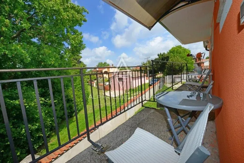 Istria, Poreč: Beautiful house with three residential units for sale – 3