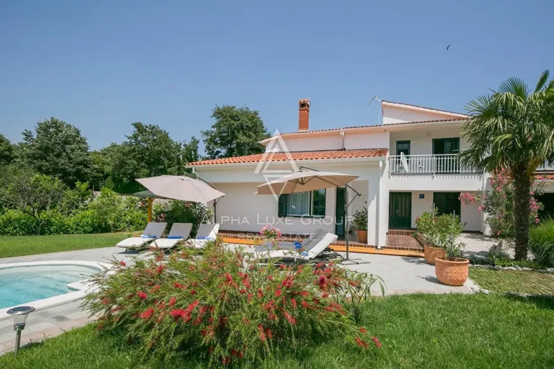 Labin, periferia: Splendida villa rinnovata con piscina e area benessere – 3