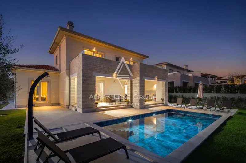 Esclusiva di ALPHA LUXE GROUP - Poreč, Istria: Splendida villa con panorama mozzafiato su mare e città – 2