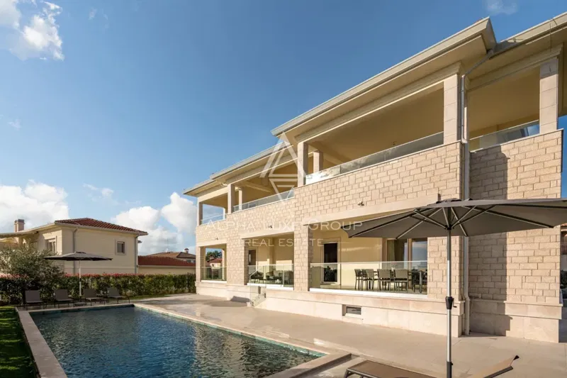 Exclusive at ALPHA LUXE GROUP - Poreč, Istria: Luxurious villa with panoramic sea and city view, close to the center – 3