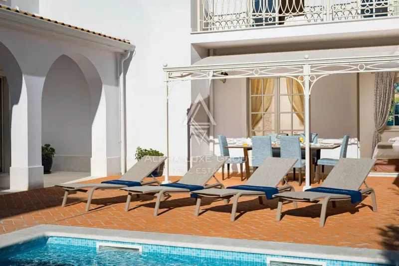 Villa di Lusso a Poreč: Un Rifugio di Eleganza con Vista Panoramica sul Mare – 2